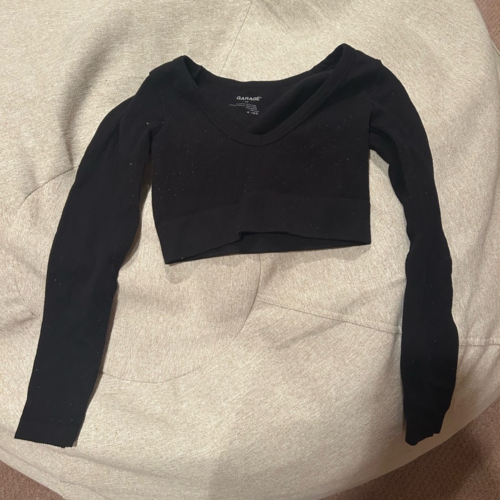 Garage cropped long sleeve size small